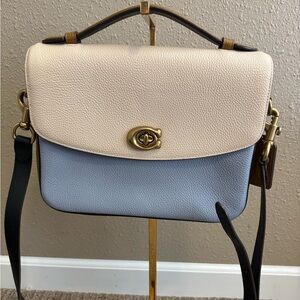 Elegant Two-Tone Leather Shoulder Bag